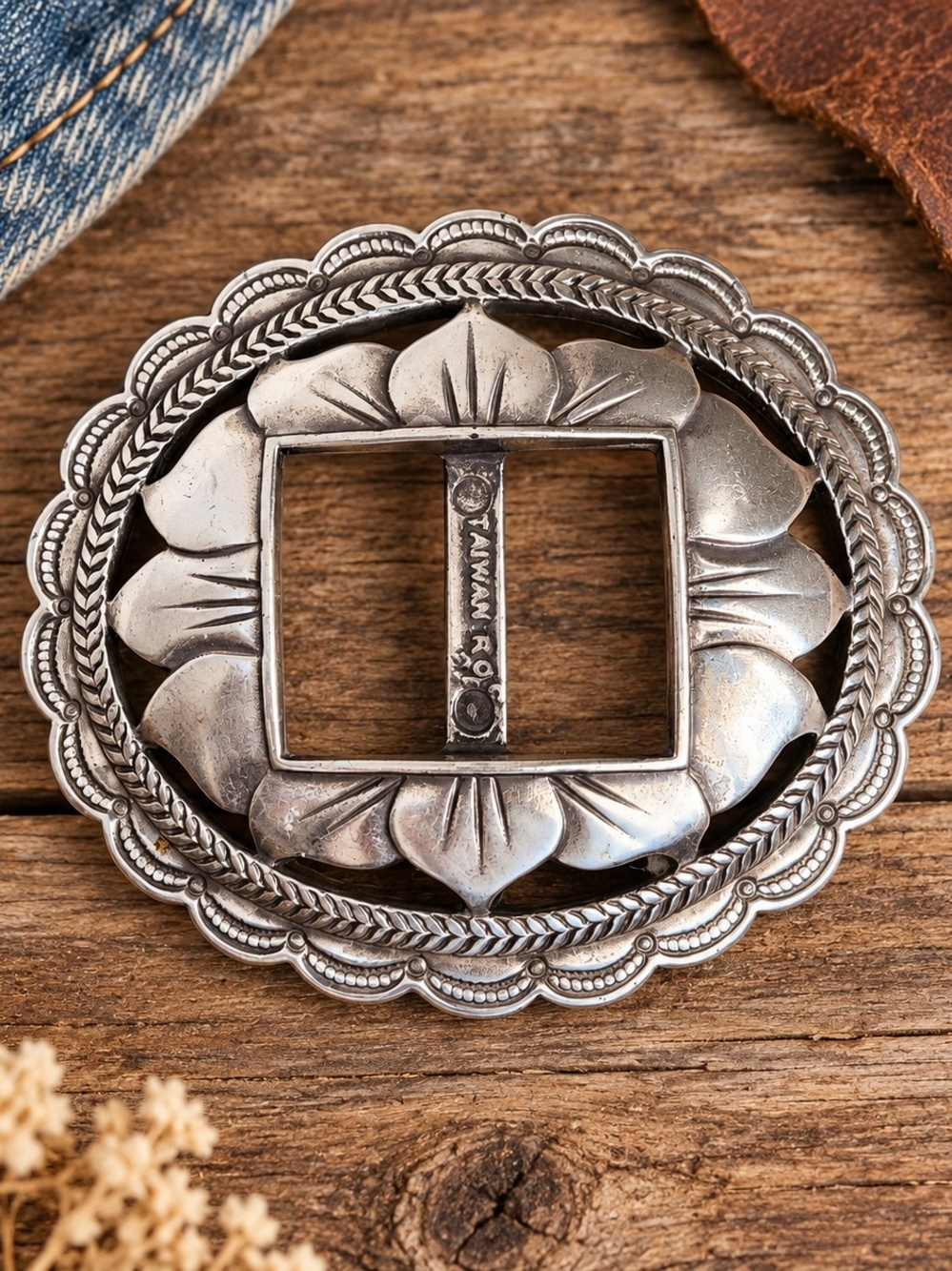 Vintage 1993 Western Floral Belt Buckle Silver Tone Taiwan ROC 3.5" x 3"